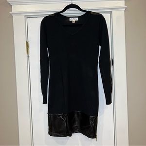 Black Long sweater with leather patches szM